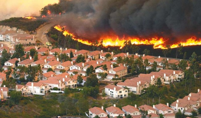 The 2003 Cedar Fire: A Record-Breaking WUI Fire Figure 1